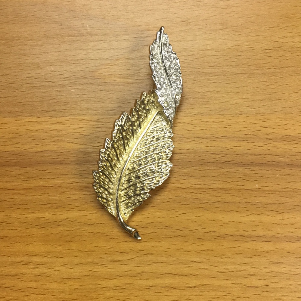 Sarah Coventry Brooch